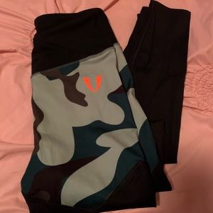 Firm Abs Camo Leggings